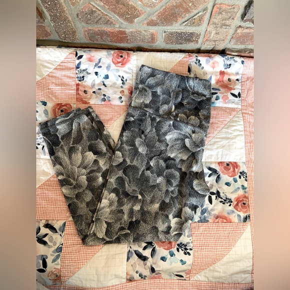 Athleta Elation Texured Tight - Picture 1 of 6